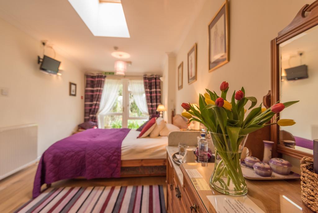 Crofters Guest House Witney Extérieur photo