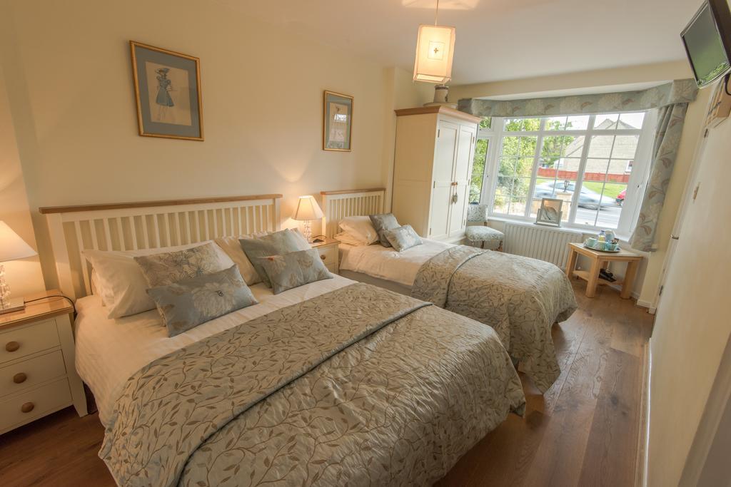 Crofters Guest House Witney Extérieur photo